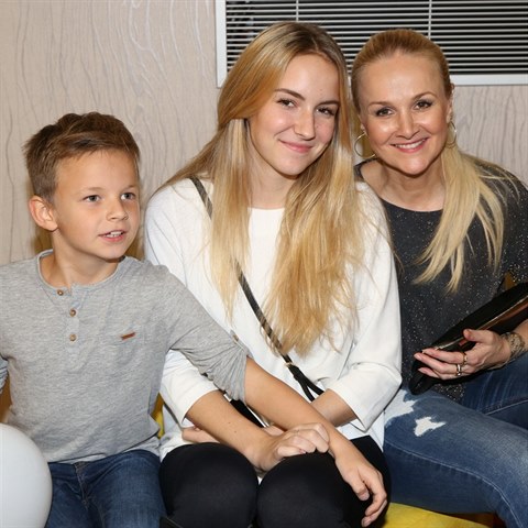Linda Finkov, dcera Viktorie a syn Matj.