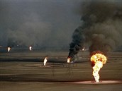 S taktikou spálené zem piel v Iráku první Saddám Husajn.