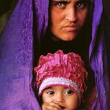 Gula s dcerou. Po vlce se vrtila do Afghnistnu, dlouho tam ale nezstala.