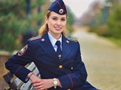 Rusové se s tím nepáou a sází na jistotu - na krásné policistky.