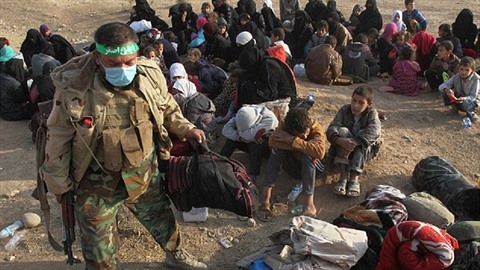 Irácký Mosul je ji nkolik dní obléhán spojeneckými vojsky. Civilisté, které...