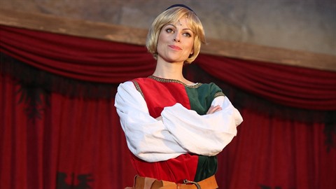 Hana Holiová opt ztvární Eliku Pomoanskou v muzikálu Noc na Karltejn.