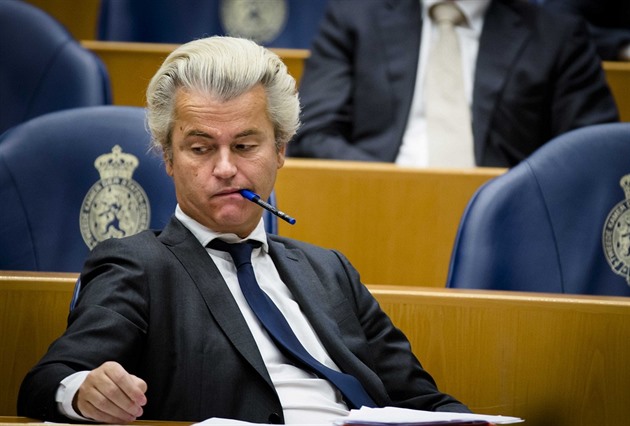 Kontroverzní nizozemský politik Geert Wilders, který je pirovnáván k Donaldu Trumpovi byl odsouzen za protiuprchlické výroky. Rozsudek se rozhodl bojkotovat.