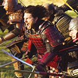 Tom Cruise m ve filmu Posledn samuraj krsnou samurajskou zbroj. koda, e se...