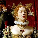 Helen Mirren jako Alžběta I. ráda nosí límce. Ty se skutečně nosívaly, nikoliv...