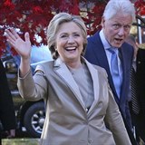 Clintonovi vyrej ze svho domova do New Yorku sledovat vsledky voleb.