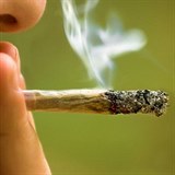 Kromě léčebných účinků kouření marihuany zlepšuje náladu. To se bude mnoha...
