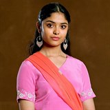 Afshan Azad coby arodejka Padma Patilov z Harryho Pottera.