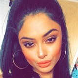 Afshan Azad je ndhern.