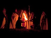 Zapalovali se ohn a v nich se pálili slamnní panáci, aby se keltové oistili...