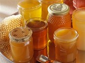 Pitom se skládá z obyejných vcí: z medu...