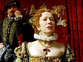 Helen Mirren jako Albta I. ráda nosí límce. Ty se skuten nosívaly, nikoliv...