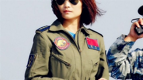 Čína oplakává svůj idol, krásnou pilotku Yu Xu.