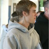 Bieber se na letiti rozlouil s fanouku. S sebou si veze luxusn tequilu.