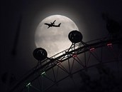 Silný m�síc jsme mohli vid�t u� v noci z ned�le na pond�lí, a� z pond�lí na...