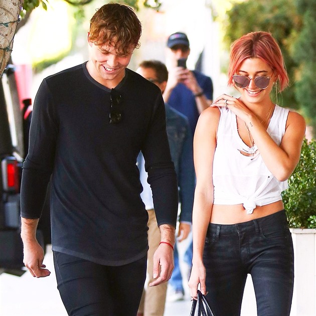 Ashton Irwin a Hailey Baldwin