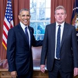 Souasn britsk velvyslanec v USA Kim Darroch se zatm nechyst post opustit....