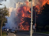 Nejhorí je situace ve mst Haifa, kde muselo být evakuováno 60 tisíc lidí.