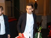Frontman kapely Slza v roli nosi�e.