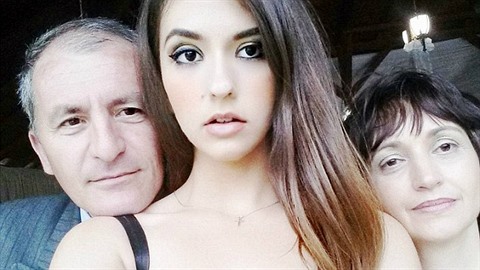 Aleexandra s rodi�i.