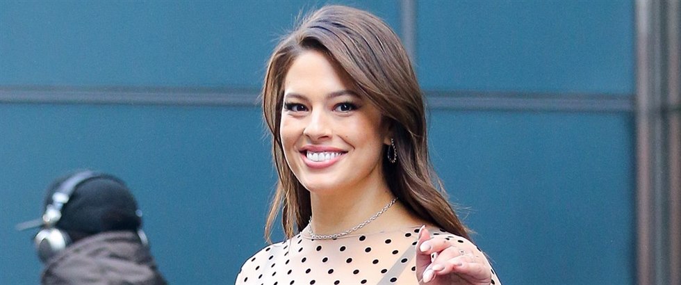 Ashley Graham má kypré tvary a nádherný obliej.