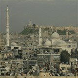 Město Aleppo zachyceno na fotce z března roku 2006, historickému centru vévodí...
