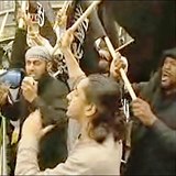 Abdul na islamistické demonstraci (zcela vpravo).