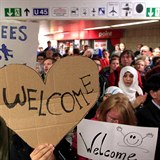 Německo nejprve uprchlíky nadšeně vítalo. Po mnoha incidentech a útocích ze...
