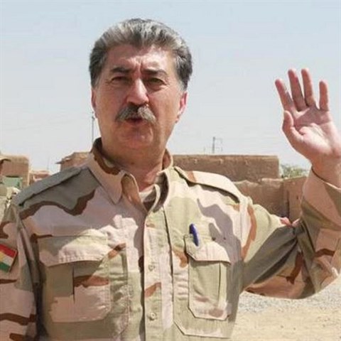 Zkuen velitel pomh Kurdm poret ISIS stejn jako Stalin dval na frak...
