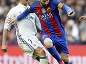 Vládci fotbalu Cristiano Ronaldo a Lionel Messi se potkali i v nedávném duelu...