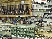 Legální prodej zbraní chce EU omezit na minimum.