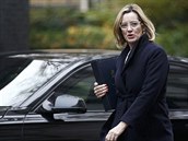 Britská ministryn vnitra Amber Ruddová je v pípad teroristy bezradná.