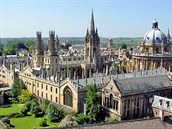 I na stovky let starou tradiní univerzitu v Oxfordu u dopadla politická...