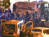 Kurdtí sebevraední atentátníci odpálili v centru Istanbulu auto naloené...