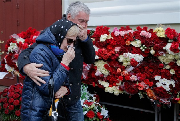 Květiny za zemřelé leteckého neštěstí.