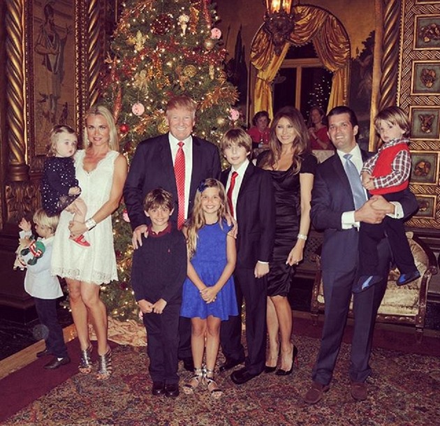 Vánoce se ve velkém stylu slavily i v rodin amerického prezidenta Donalda...