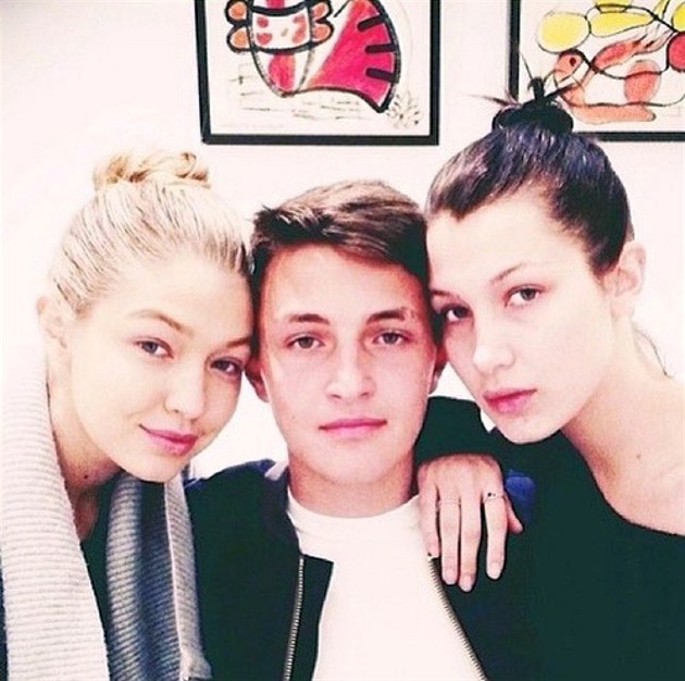 Gigi Hadid a Bella Hadid s bráchou Anwarem