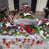 Na hrob Vclava Havla nen vnec od prezidentsk kancele.