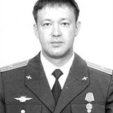 Volkov ml ltn v genech. Jeho otcem byl slavn pilot Alexander Volkov.