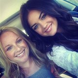 Lucy Hale a Maggie Hale