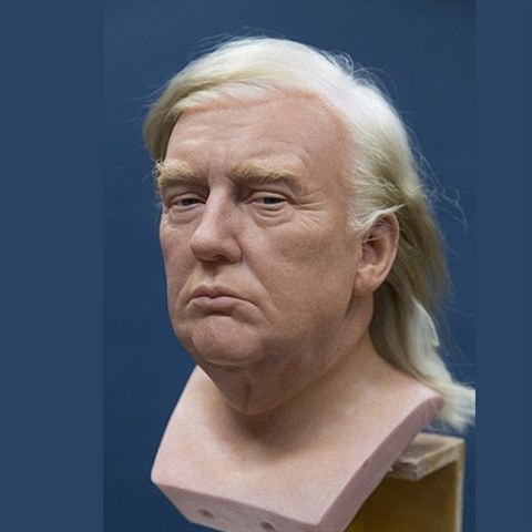 Voskov Trump si chvli uije dlouh hvy. Vlasy mu nsledn budou zastieny...