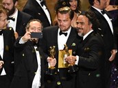 Leonardo DiCaprio konen dostal Oscara. Snímek Revenant, který mu ho...