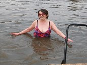 Plavání v ledové vod� d�lá Zuzan� dob�e fyzicky i psychicky.