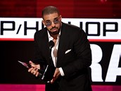 Rapper Drake oaroval i hollywoodskou divu Jennifer Lopez.