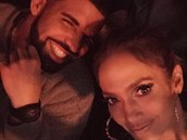 Drake zavítal v první polovin prosince na zpvaino vystoupení a vznikly tak...