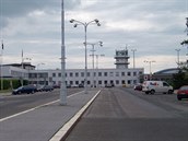 Starý terminál ruzyského letit Václava Havla zaívá dramatické chvíle....
