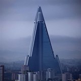 Hotel Ryugyong v Severn Koreji by dost dobe mohl bt sdlem miliarde, kter...