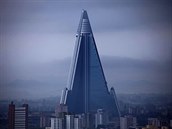 Hotel Ryugyong v Severní Koreji by dost dobe mohl být sídlem miliardáe, který...