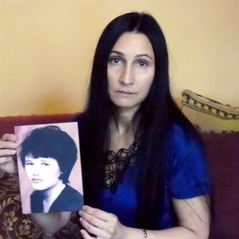 Viktorie agevov s fotografi sv sestry Tanji, kter byla jednou z Popkovch...