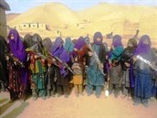 Desítky dobrovolnic z afghánské provincie Dúzdán vzaly dti a samopaly a...